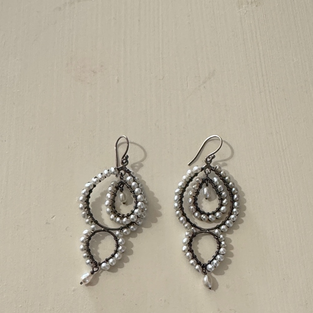 Chic Silver And White Loop Earrings - image 1